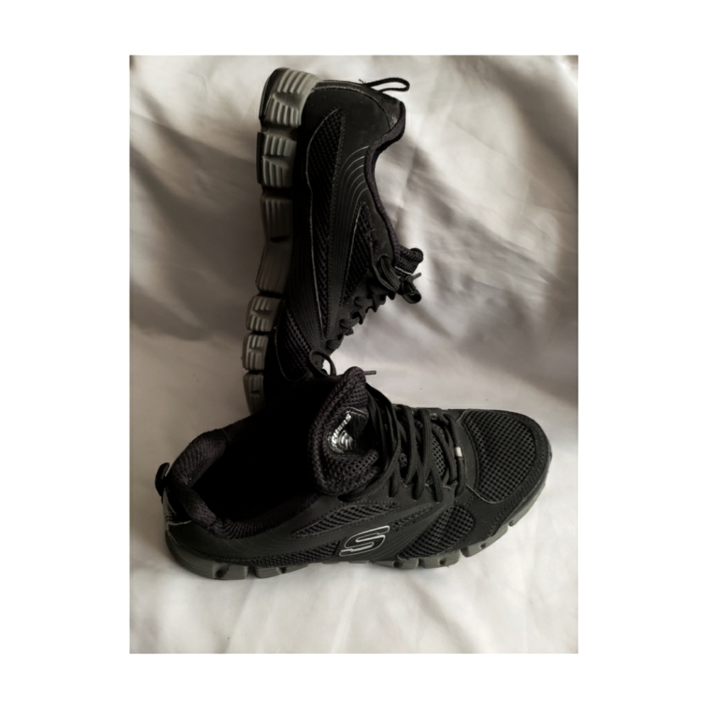 Black Skecher Sneakers